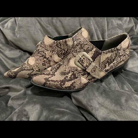 Snake skin print Ankle Boots - Picture 1 of 7